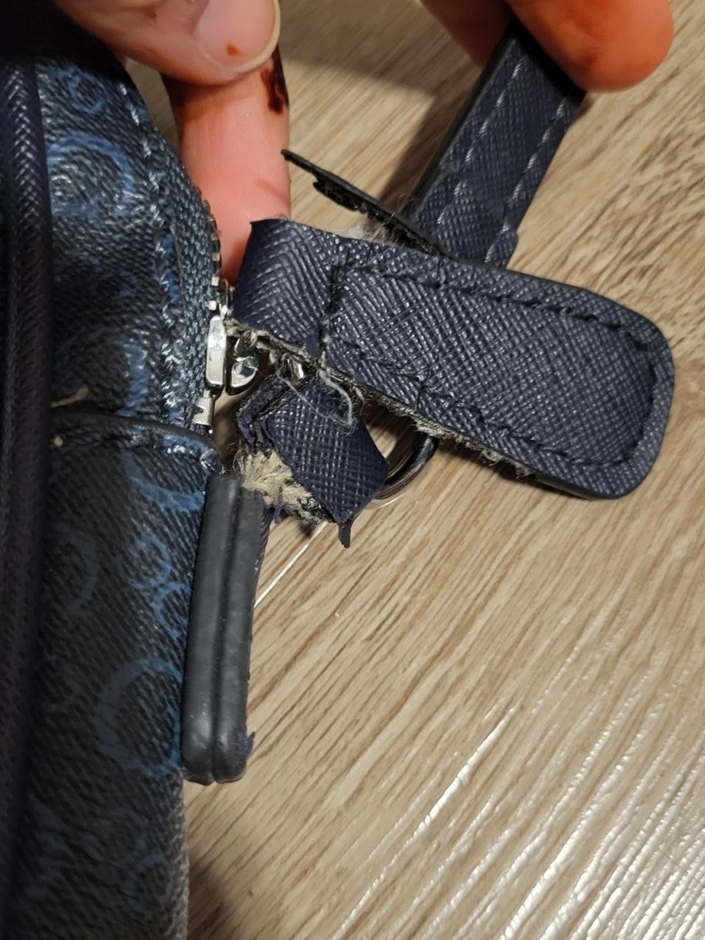 Guess Crossbody Bag - Picture 7 of 8